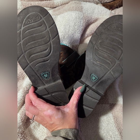 ARIAT Delilah Round Toe Western Boot. W 8.5 - Picture 5 of 5